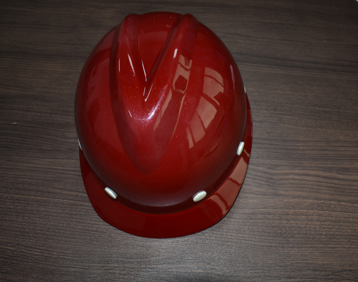 玻璃鋼安全帽廠家教你安全帽的合格標(biāo)準(zhǔn)。